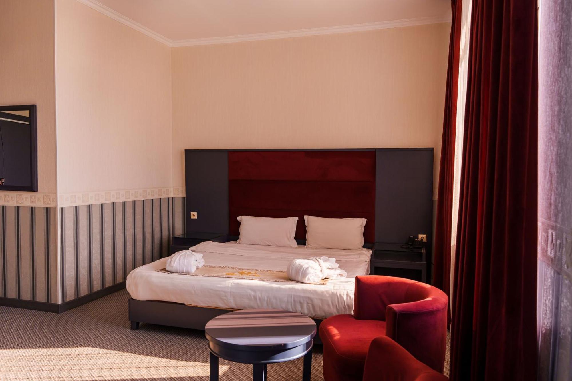 Almaty Grand Erbil Hotel Dış mekan fotoğraf